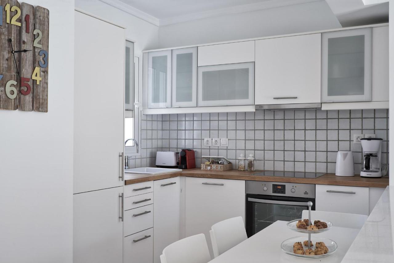 Marvelous N Bright Apt Next To Megaro Mousikis Atenas Exterior foto